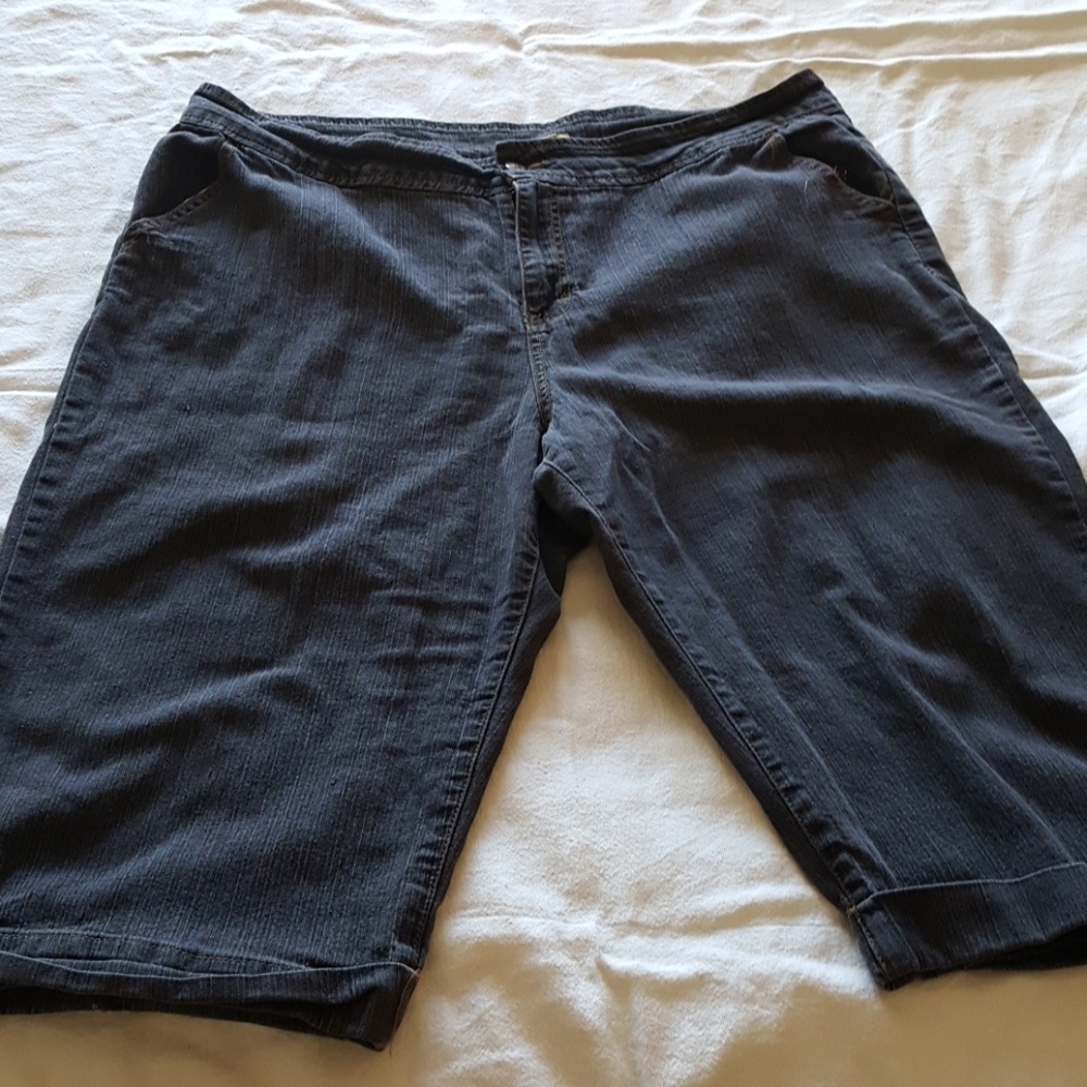 Capris shorts jeans for women size 18
